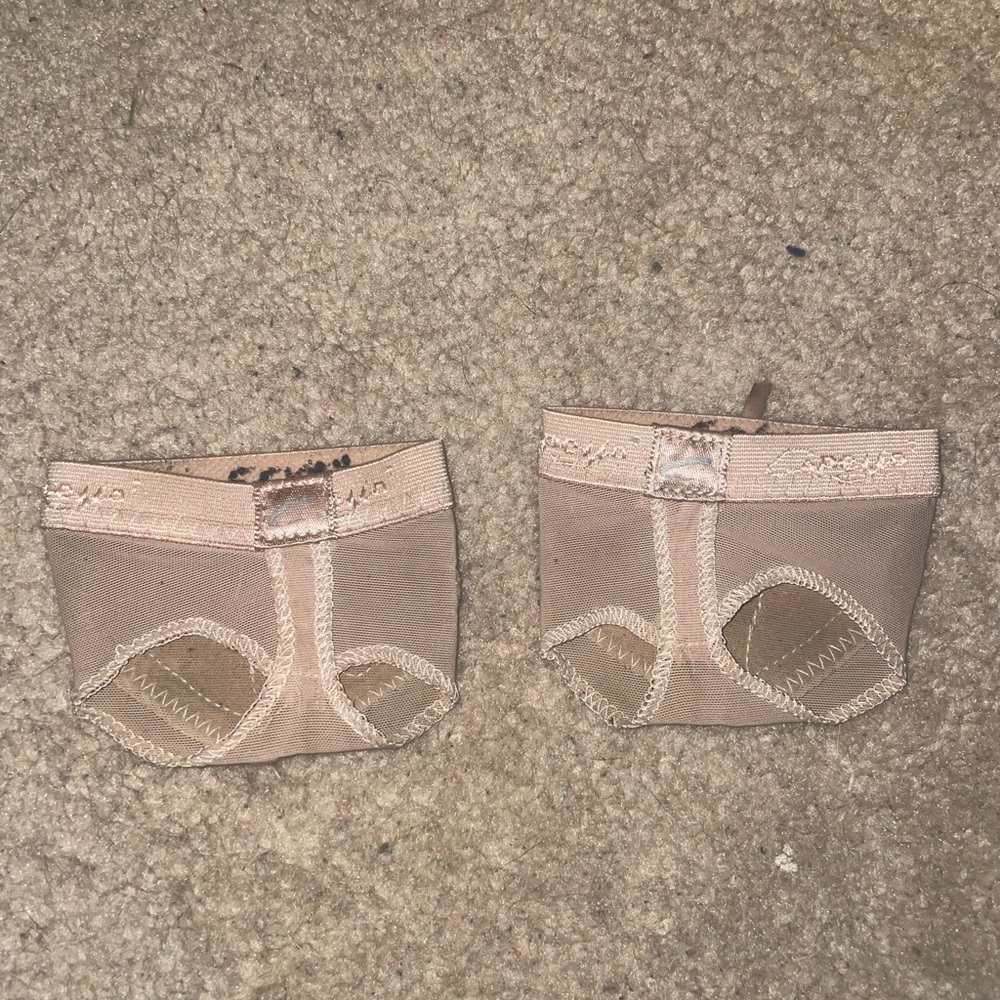 Capezio Foot Undies